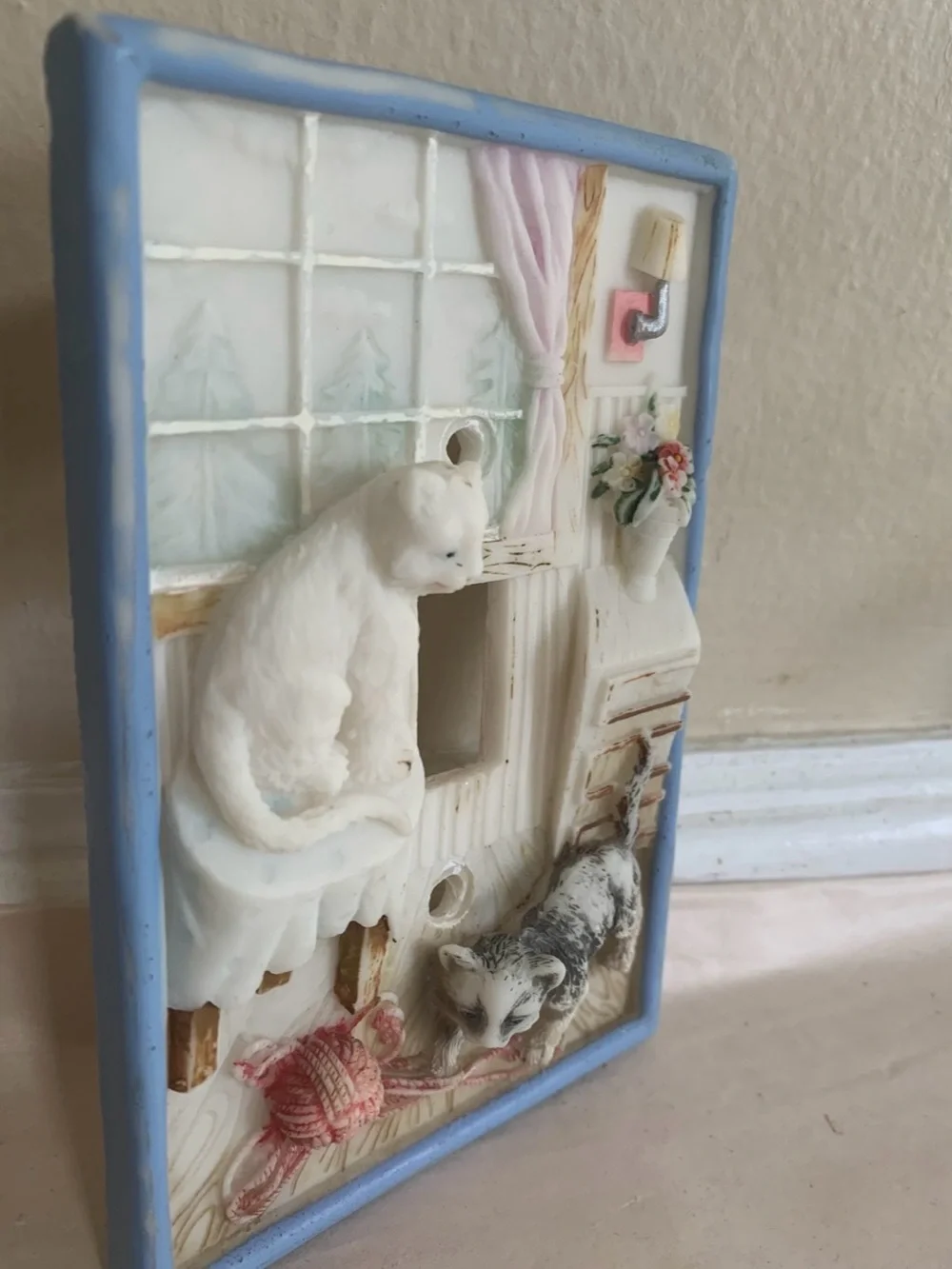 Light Switch Plate Cover 3D Handpainted Resin Cat Kitty Playful With Yarn Cottag